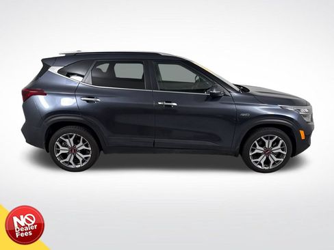 Used 2021 Kia Seltos SX w/ SX Sunroof Package AWD/4WD image 2
