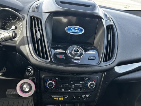 Used 2018 Ford Escape Titanium w/ Ford Safe & Smart Package image 15