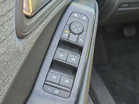 Used 2023 Nissan Rogue SV image 8