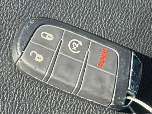 Used 2025 Jeep Compass Limited AWD/4WD image 21