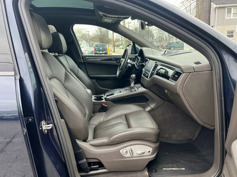 Used 2018 Porsche Macan Sport Edition image 32