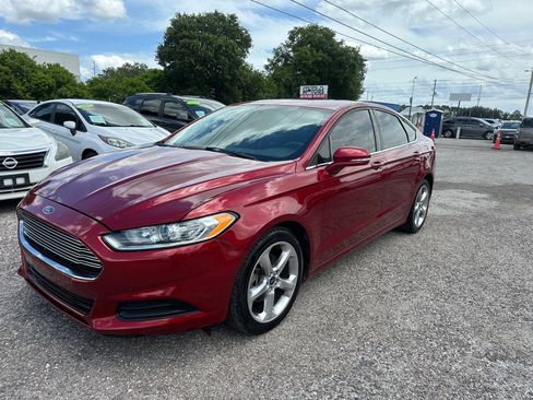 Used 2014 Ford Fusion SE FWD image 3