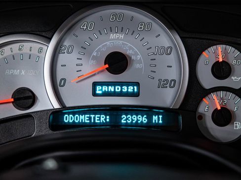 Used 2003 HUMMER H2 w/ Preferred Equipment Group image 9