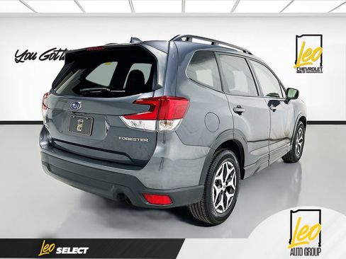 Used 2023 Subaru Forester Premium AWD/4WD image 5