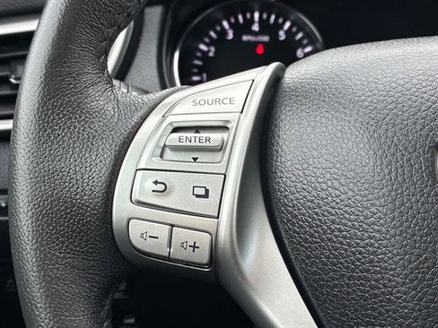 Used 2016 Nissan Rogue SL w/ SL Premium Package image 24