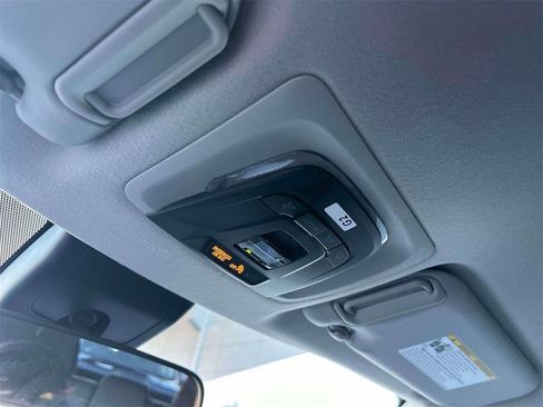 Used 2022 Toyota Corolla Cross LE image 32