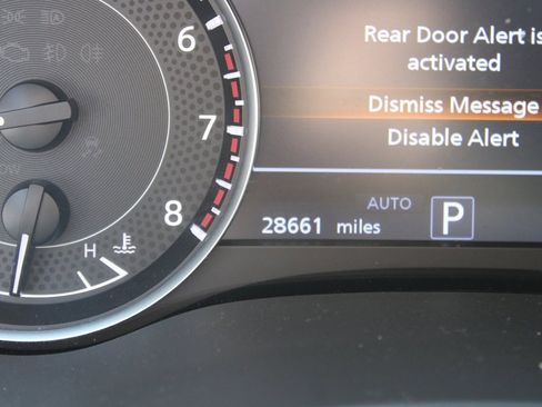 Used 2023 Nissan Armada SL w/ Captain's Chairs Package image 12