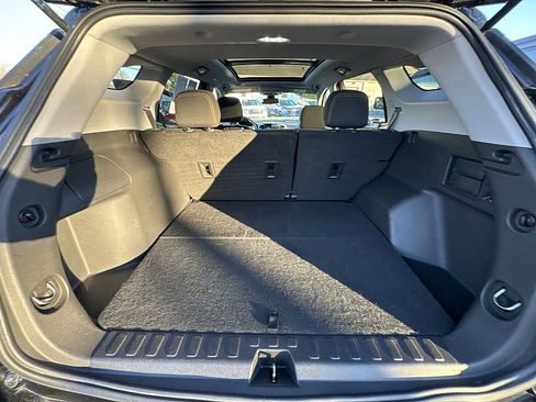 Used 2021 GMC Terrain SLE w/ Driver Convenience Package image 22