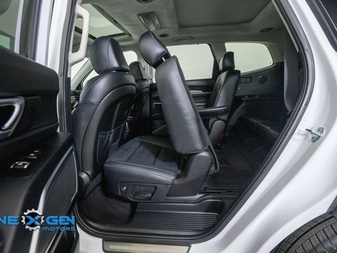 Used 2022 Kia Telluride SX w/ SX Prestige Package AWD/4WD image 28