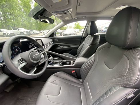 Used 2023 Hyundai Elantra Limited FWD image 42