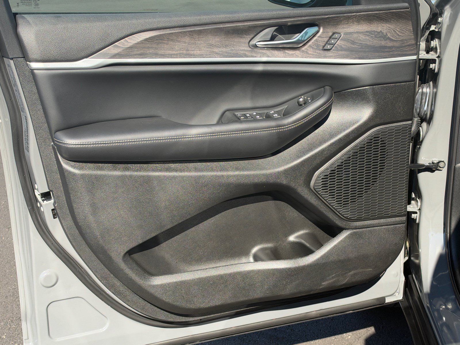 New 2027 Jeep Grand Cherokee Limited AWD/4WD image 10