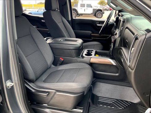 Used 2021 Chevrolet Silverado 1500 LT Trail Boss w/ Convenience Package II image 8