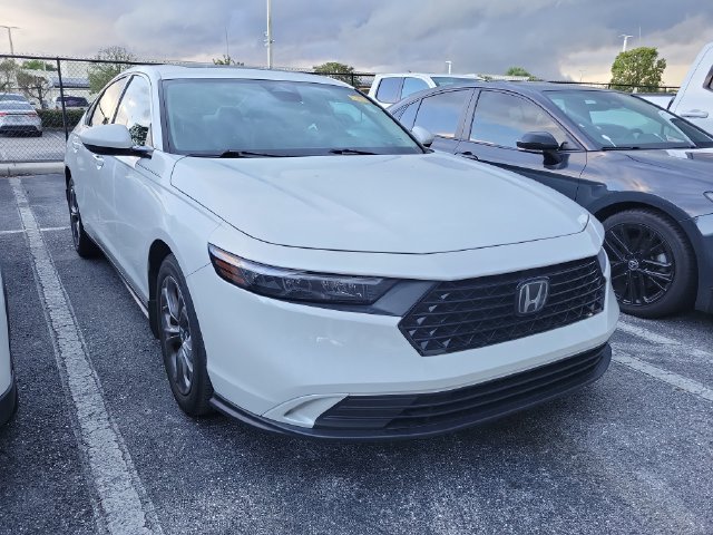 Used 2024 Honda Accord EX image 2