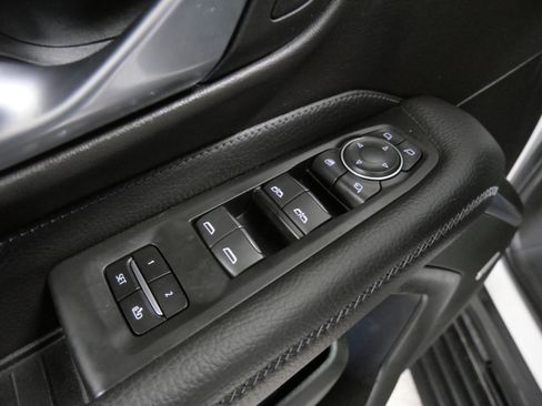 Used 2022 GMC Yukon Denali w/ Denali Premium Package image 19