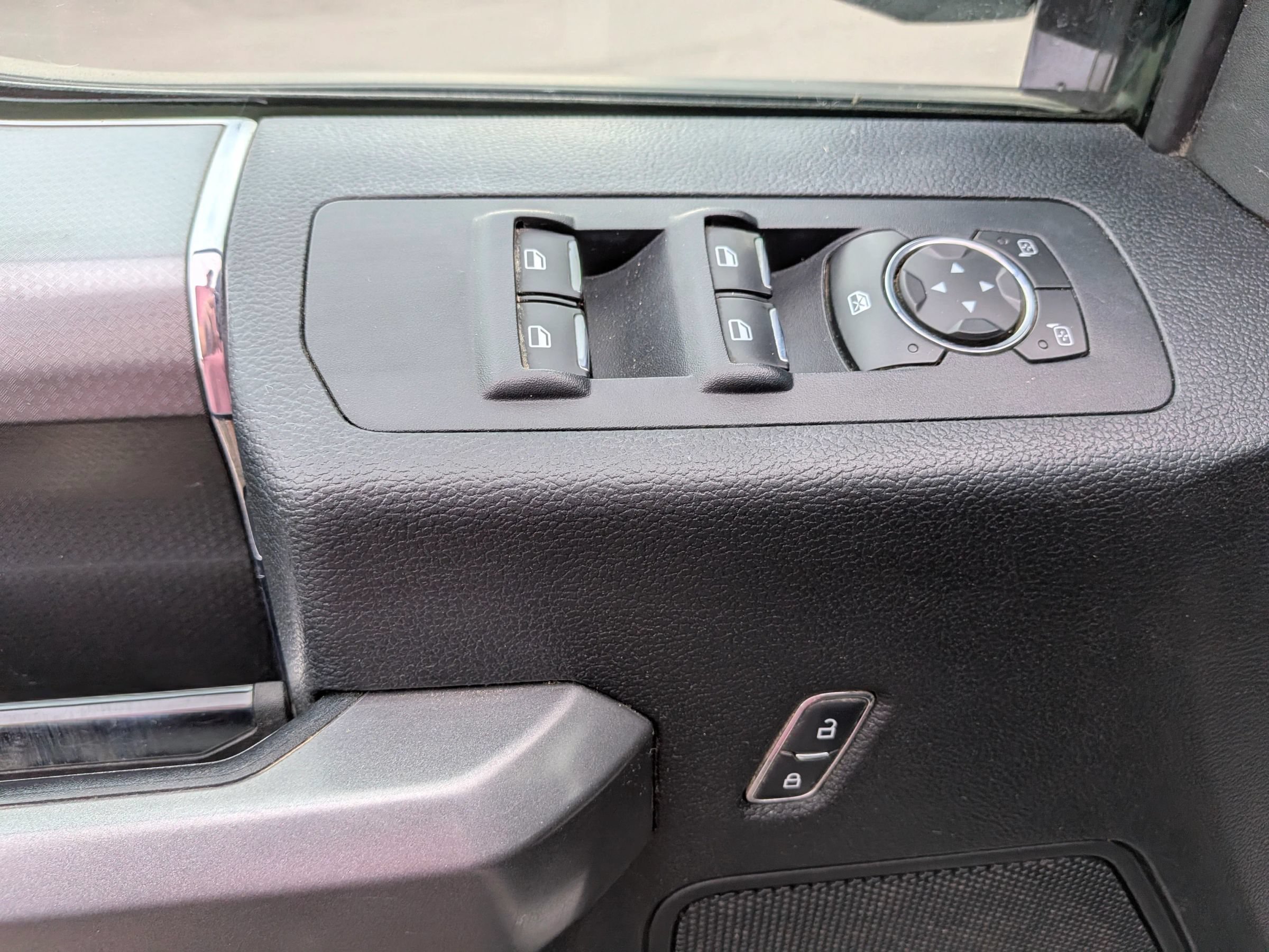 Used 2015 Ford F150 XLT w/ Equipment Group 301A Mid AWD/4WD image 20