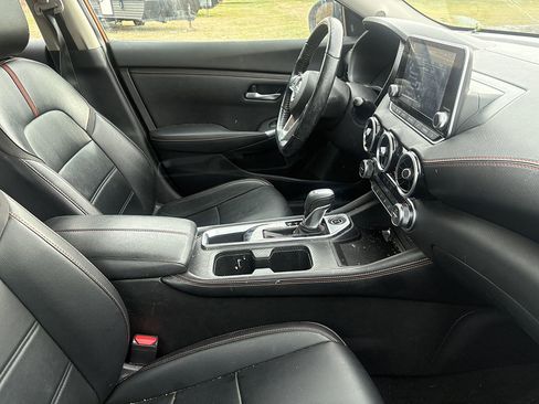 Used 2022 Nissan Sentra SR w/ SR Premium Package image 5