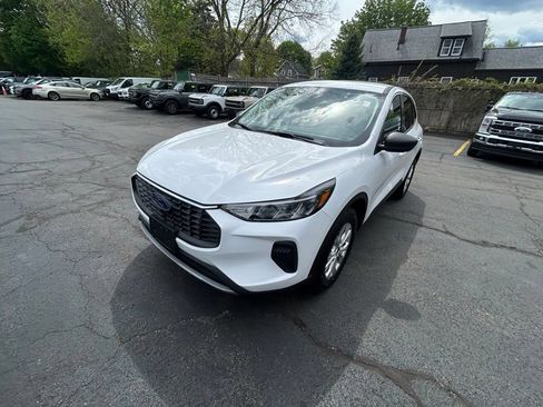 Used 2024 Ford Escape Active AWD/4WD image 3