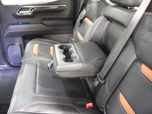 Used 2024 GMC Sierra 1500 AT4 w/ Technology Package AWD/4WD image 24