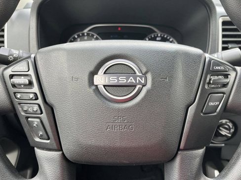 Used 2023 Nissan Frontier SV image 11