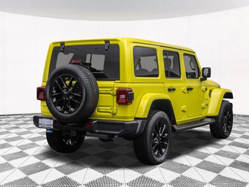 Used 2023 Jeep Wrangler Unlimited Sahara w/ Cold Weather Group image 10