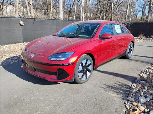 New 2025 Hyundai Ioniq 6 SE RWD image 2