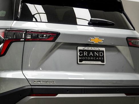 Used 2025 Chevrolet Equinox LT w/ Convenience Package II image 14