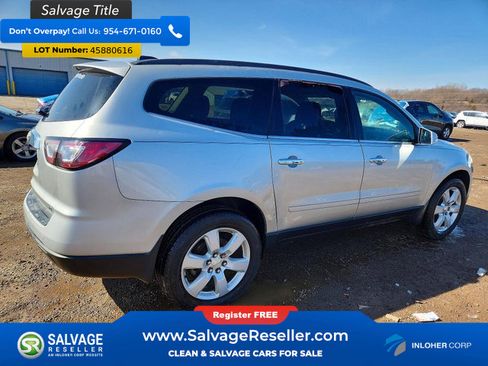 Used 2017 Chevrolet Traverse LT w/ Style and Technology Package image 4