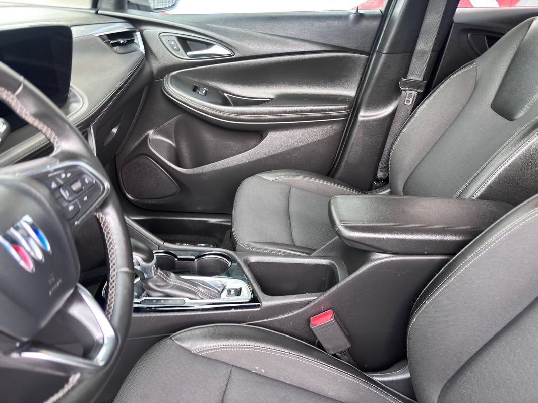 Used 2025 Buick Encore GX Preferred AWD/4WD image 19