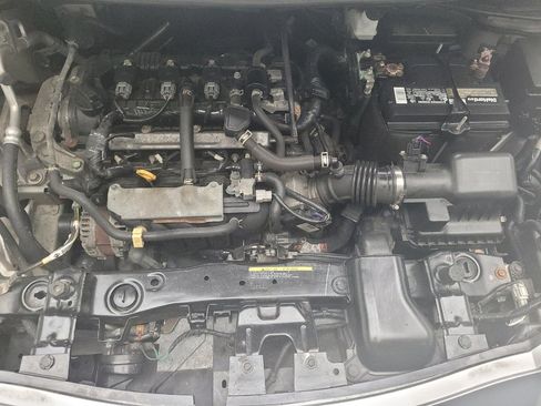 Used 2021 Nissan Versa SV FWD image 30