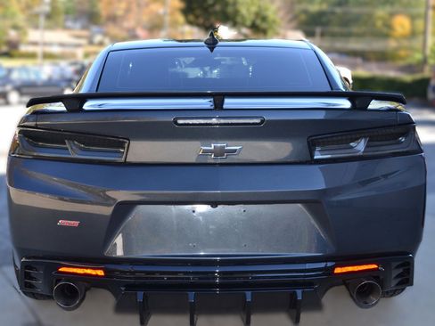 Used 2018 Chevrolet Camaro SS image 6