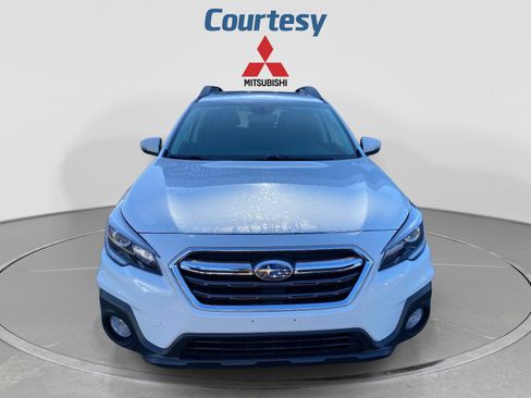 Used 2019 Subaru Outback 2.5i Limited AWD/4WD image 9
