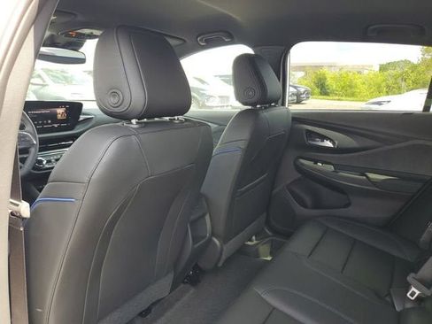 New 2026 Buick Envista Sport Touring w/ Convenience I Package FWD image 9