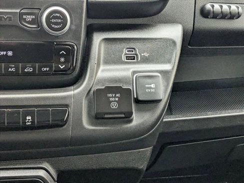 Used 2024 RAM ProMaster 2500 w/ Convenience Group image 16