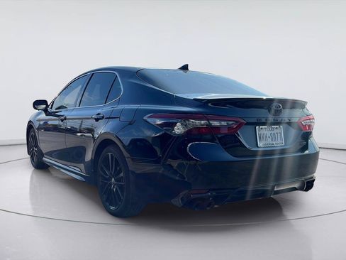 Used 2022 Toyota Camry XSE FWD image 4