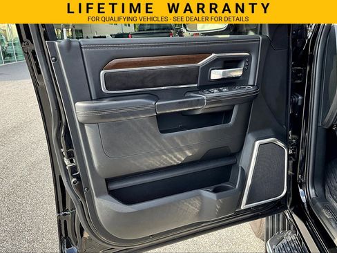 Used 2022 RAM 3500 Laramie AWD/4WD image 19