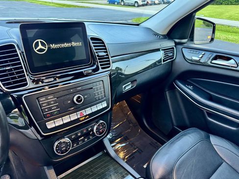 Used 2018 Mercedes-Benz GLS 550 4MATIC image 36