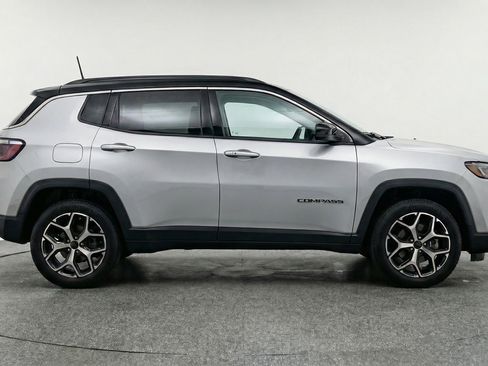 Used 2025 Jeep Compass Limited AWD/4WD image 11