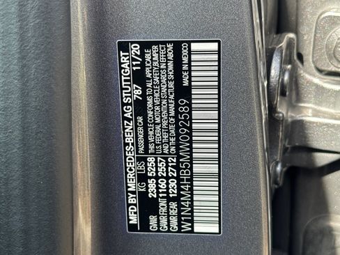 Used 2021 Mercedes-Benz GLB 250 4MATIC image 40