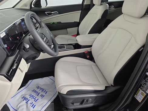 New 2026 Kia Sportage EX image 12