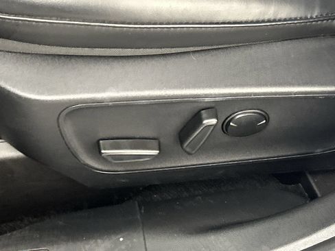 Used 2025 Ford Escape ST-Line w/ Equipment Group 301A FWD image 19