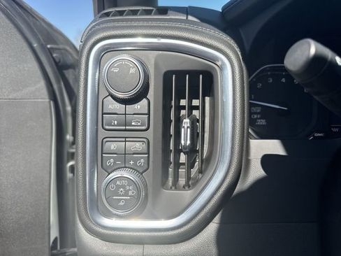 Used 2019 GMC Sierra 1500 SLT w/ SLT Premium Package AWD/4WD image 18