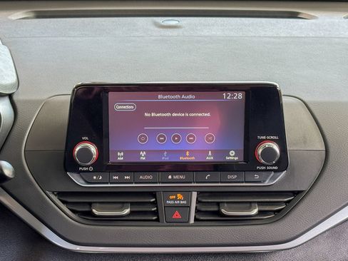 Used 2024 Nissan Altima 2.5 S FWD image 31
