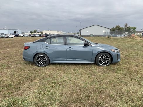 New 2025 Nissan Sentra SR w/ SR Premium Package image 4