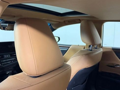 Used 2025 Lexus ES 300h 300h image 25