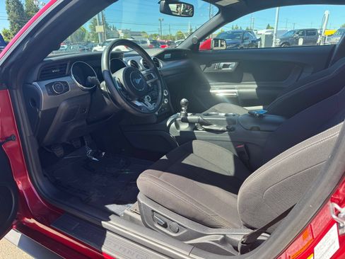 Used 2018 Ford Mustang GT RWD image 27