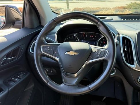 Used 2021 Chevrolet Equinox LT w/ Driver Convenience Package image 13