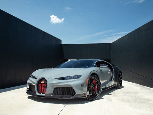 Used 2024 Bugatti Chiron Super Sport image 12