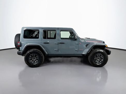 Used 2025 Jeep Wrangler Unlimited Rubicon AWD/4WD image 8