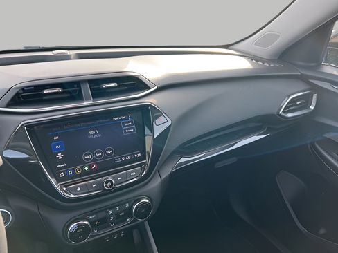 Used 2023 Chevrolet TrailBlazer LT w/ Convenience Package image 9