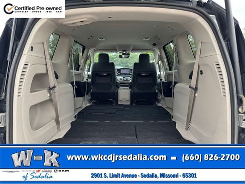 Certified 2021 Chrysler Pacifica Touring-L FWD image 32